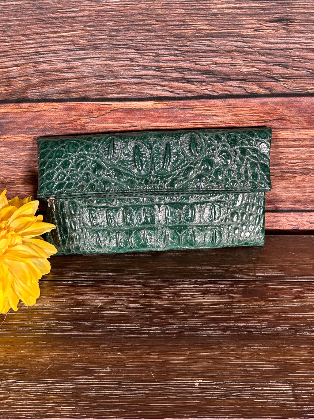 Veari Hornback Crocodile Leather Clutch Wallet In Rare Emerald Green